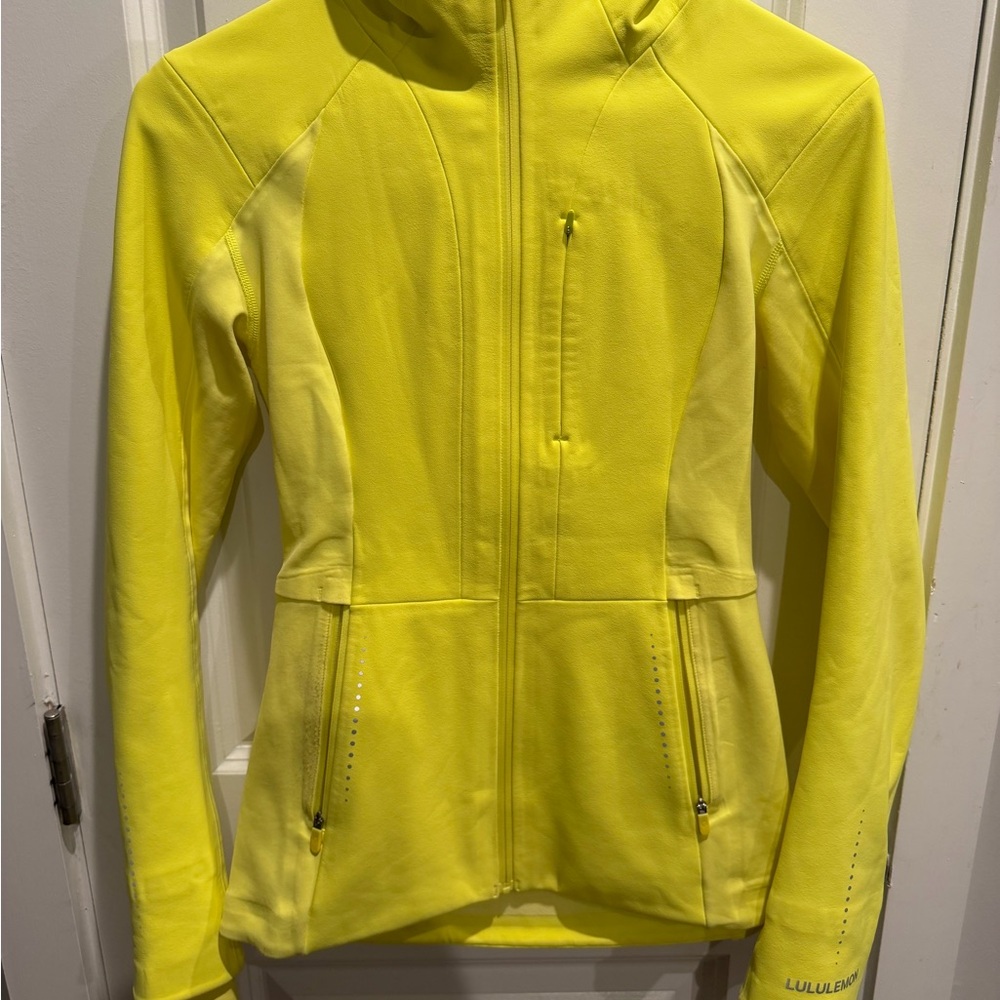 lululemon Women's Cross Chill Performance Jacket‎ Lime Green Size 2